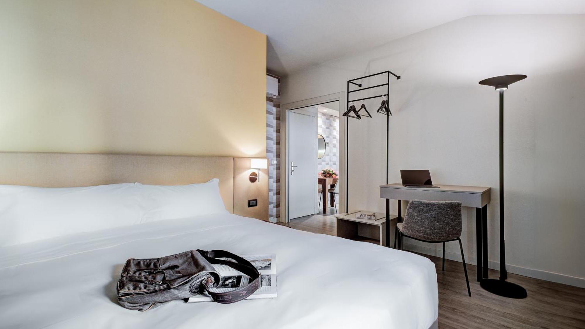 Be Duomo - Self Check-In Bed & Breakfast Voghera Dış mekan fotoğraf